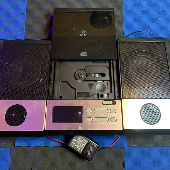 Home speaker setup - Picture 2 of 2